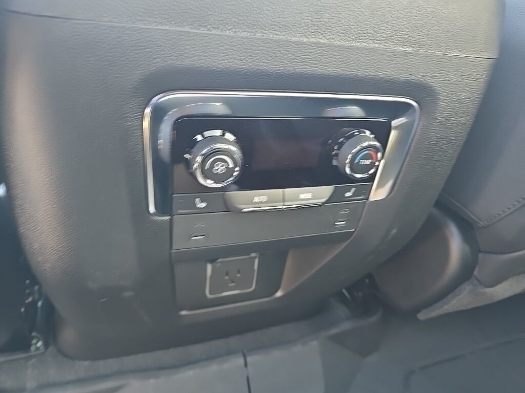 2025 Chevrolet Suburban High Country 4WD Fond du Lac WI