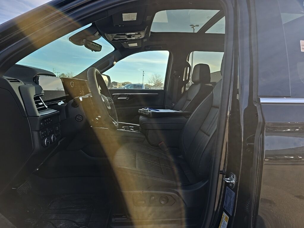 2025 Chevrolet Suburban High Country 4WD Fond du Lac WI