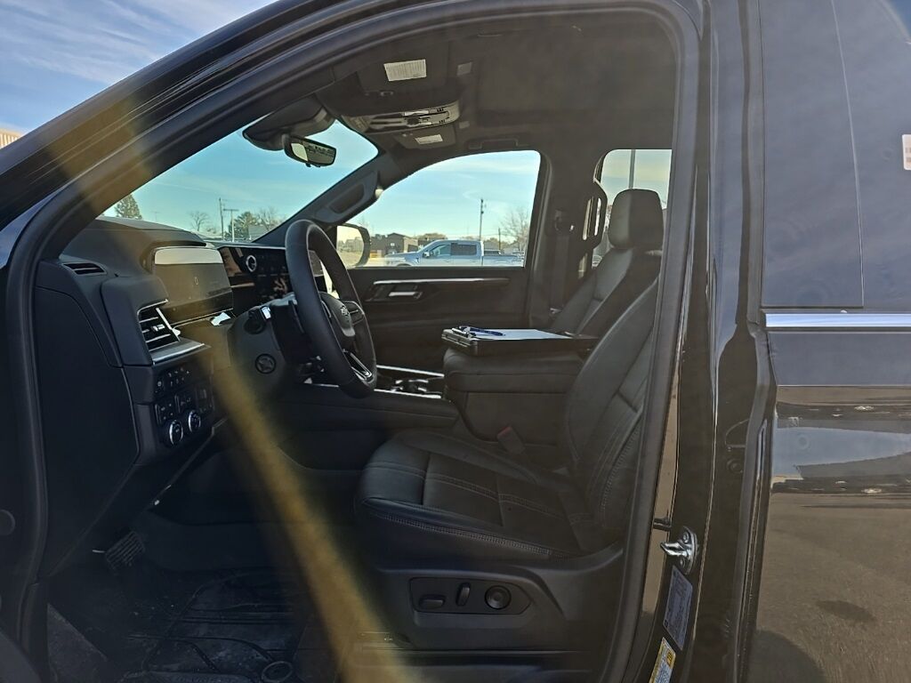 2025 Chevrolet Suburban High Country 4WD Fond du Lac WI