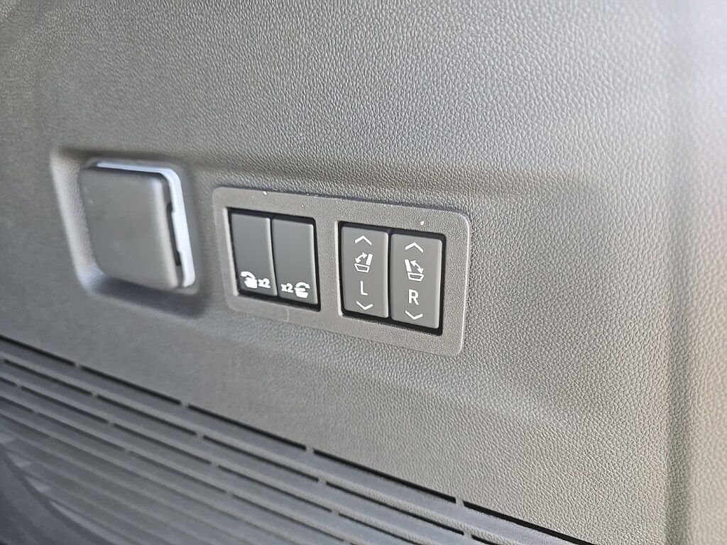 2025 Chevrolet Suburban High Country 4WD Fond du Lac WI