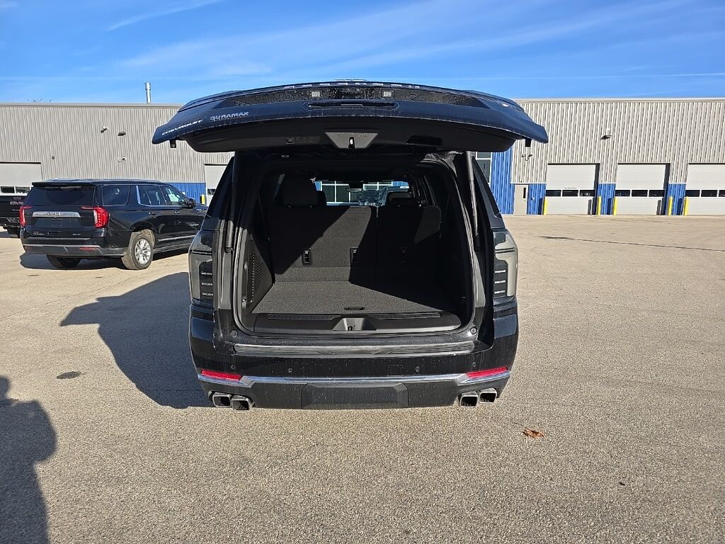 2025 Chevrolet Suburban High Country 4WD Fond du Lac WI