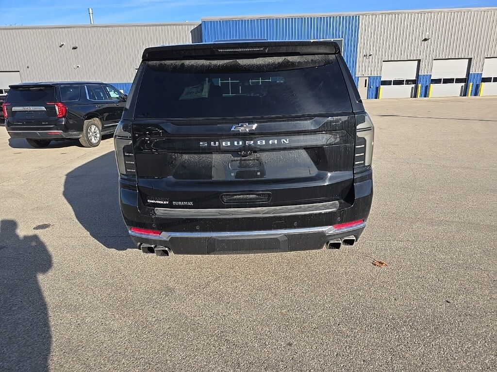 2025 Chevrolet Suburban High Country 4WD Fond du Lac WI