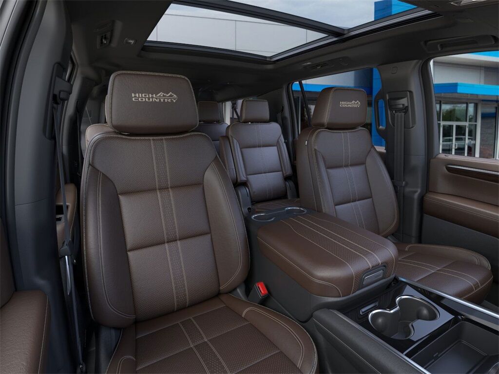 2025 Chevrolet Suburban High Country Green Bay WI