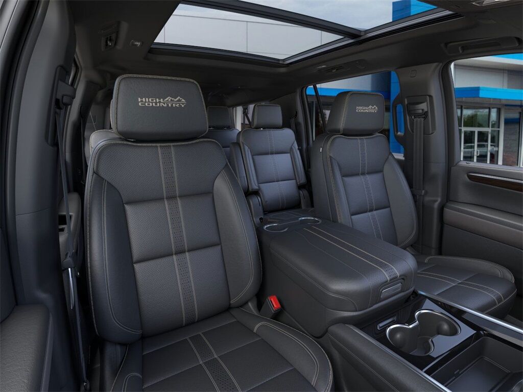 2025 Chevrolet Suburban High Country Green Bay WI