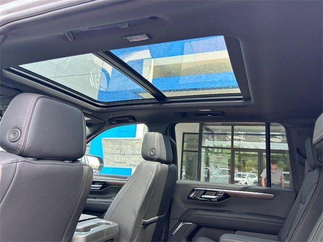 2025 Chevrolet Suburban High Country Farmington MO