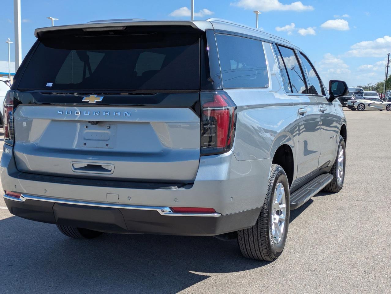 2025 Chevrolet Suburban LS