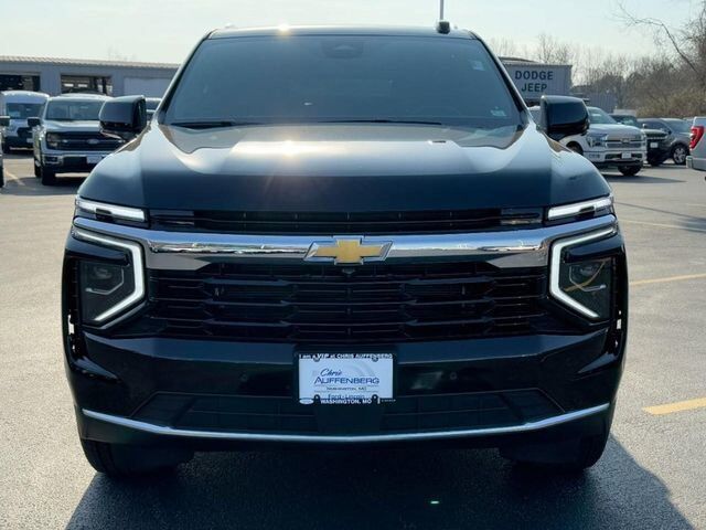 2025 Chevrolet Suburban LS Farmington MO
