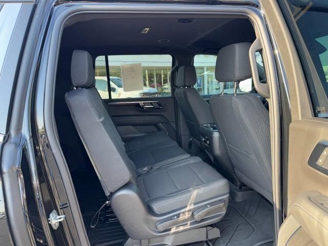 2025 Chevrolet Suburban LS Farmington MO