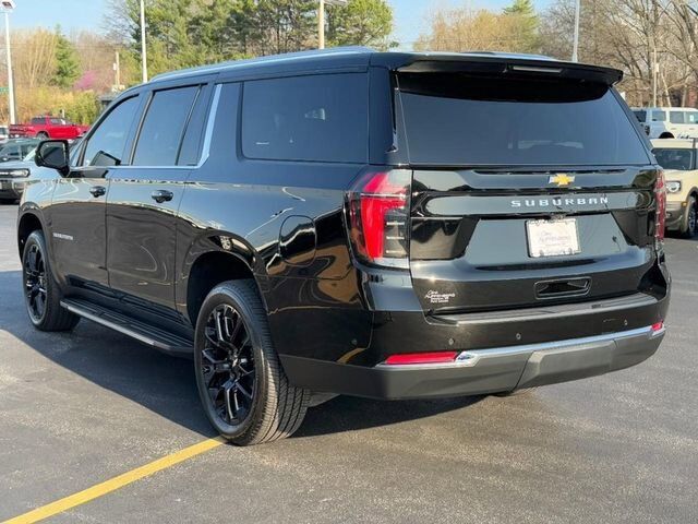 2025 Chevrolet Suburban LS Farmington MO