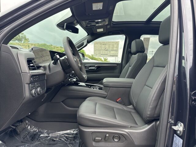 2025 Chevrolet Suburban LT  TX