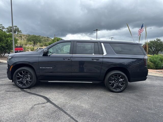 2025 Chevrolet Suburban LT  TX
