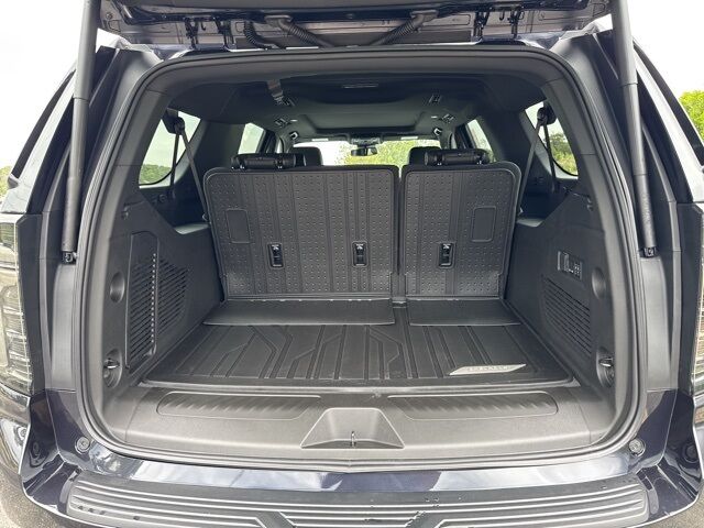 2025 Chevrolet Suburban LT  TX