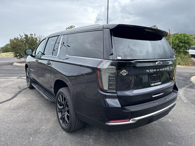 2025 Chevrolet Suburban LT  TX