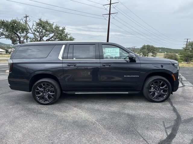 2025 Chevrolet Suburban LT  TX