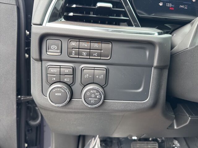 2025 Chevrolet Suburban LT  TX