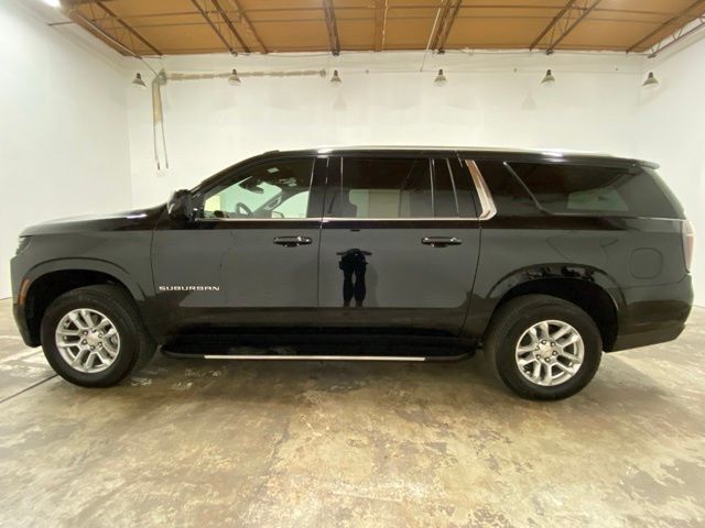 2025 Chevrolet Suburban LT