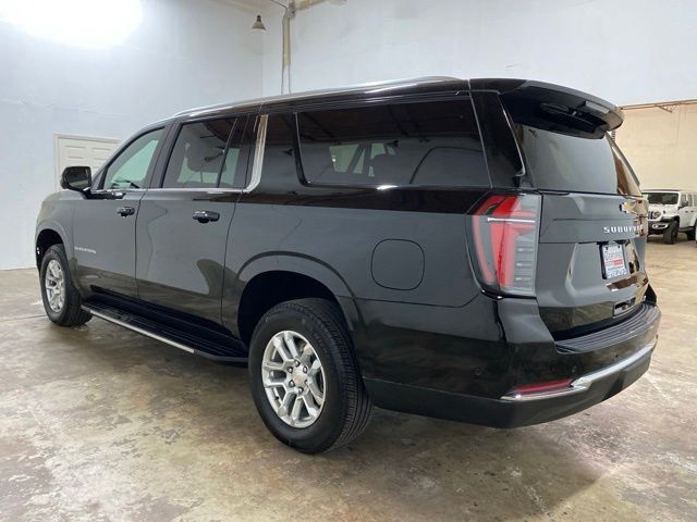 2025 Chevrolet Suburban LT
