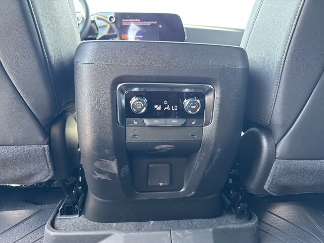 2025 Chevrolet Suburban Premier Kerrville TX