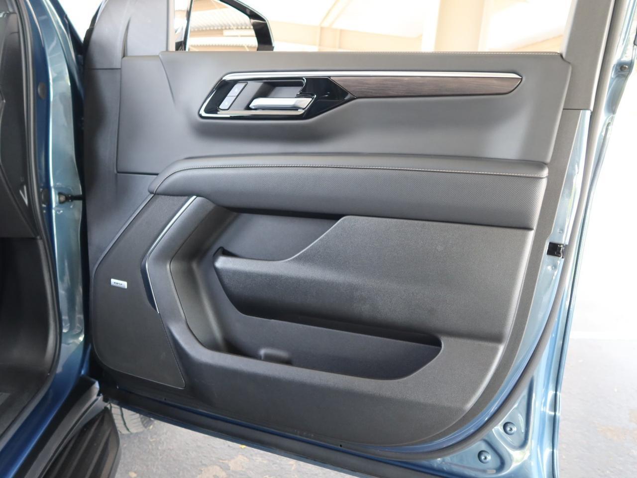 2025 Chevrolet Suburban Premier 4WD Lakeshore Blue Scottsdale AZ