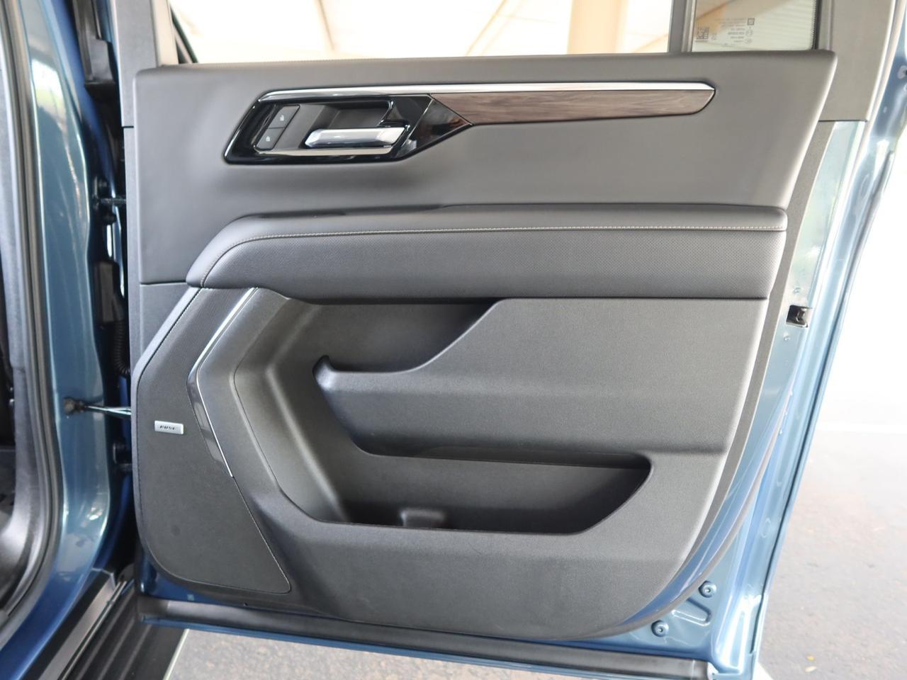 2025 Chevrolet Suburban Premier 4WD Lakeshore Blue Scottsdale AZ