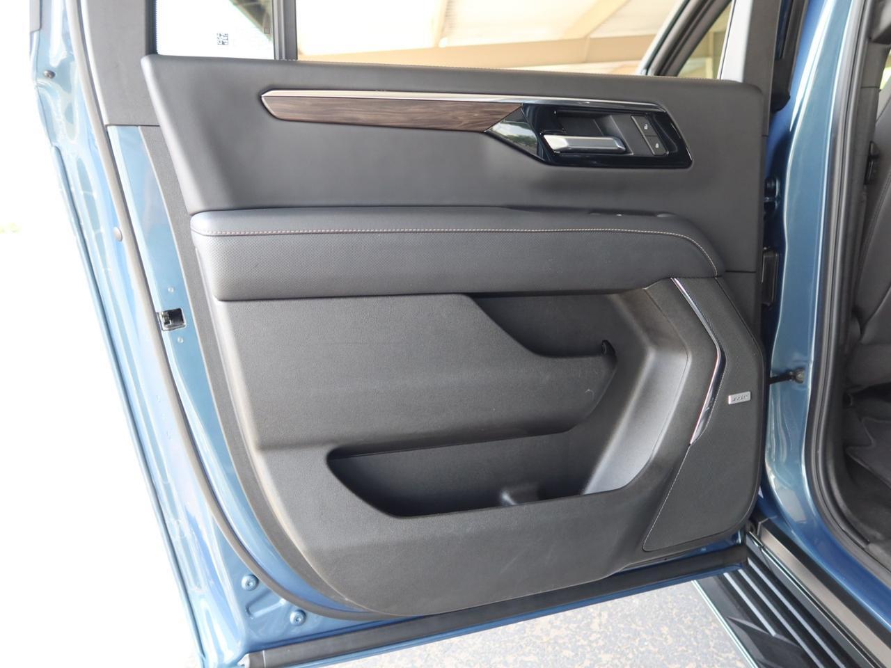 2025 Chevrolet Suburban Premier 4WD Lakeshore Blue Scottsdale AZ