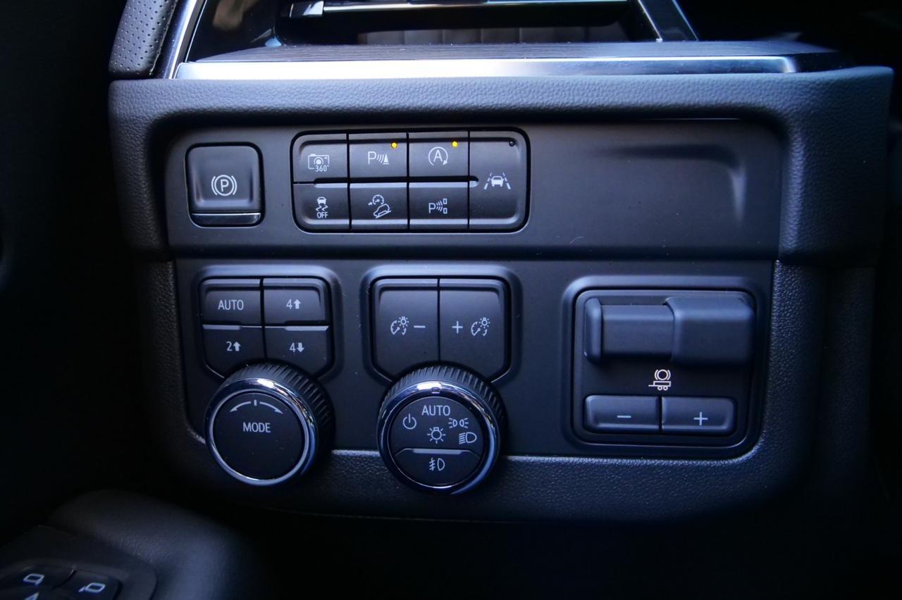 2025 Chevrolet Suburban Premier 4X4 / Duramax Diesel / Rear Entertainment! Lincolnton NC