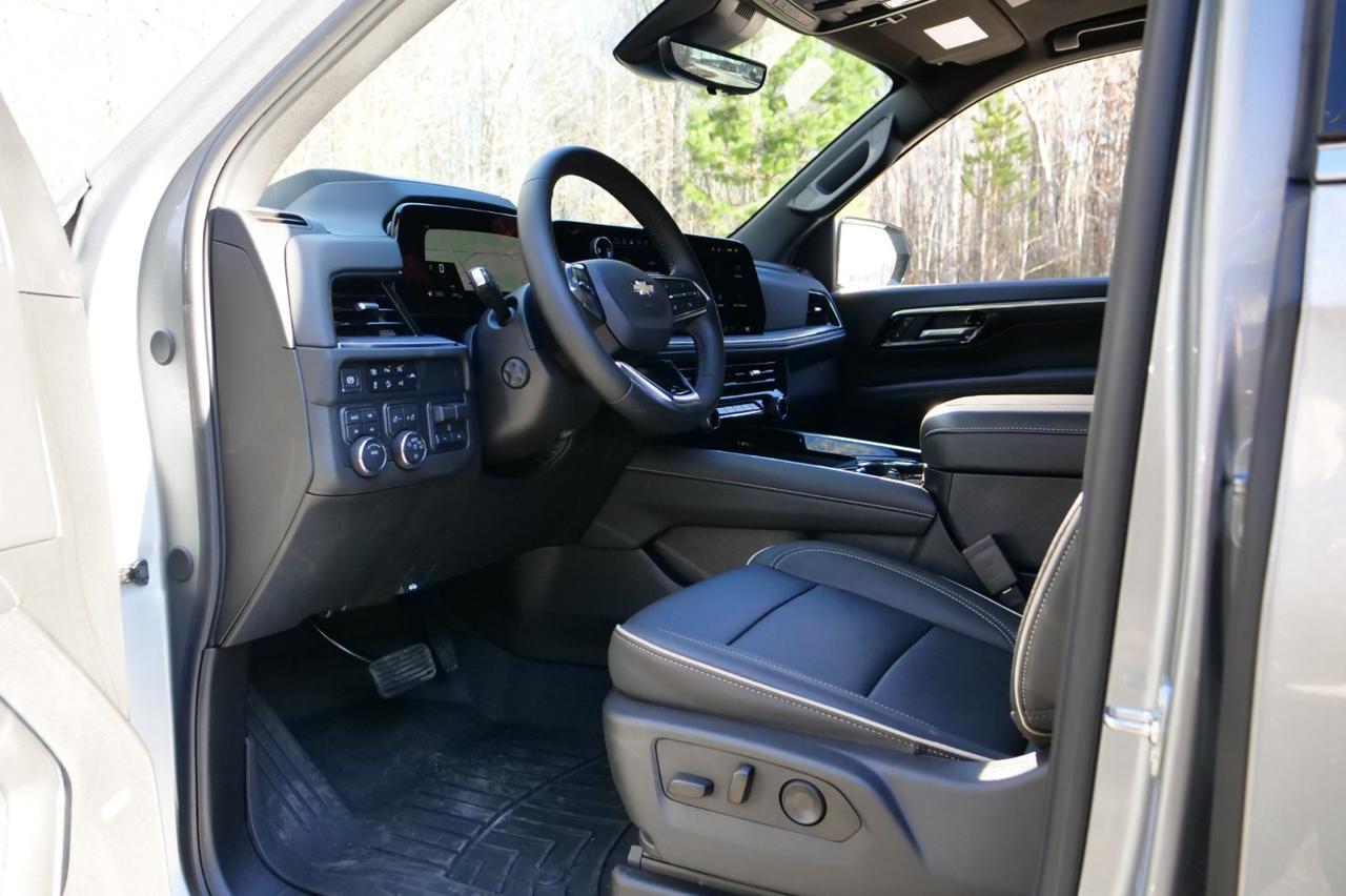 2025 Chevrolet Suburban Premier 4X4 / Duramax Diesel / Rear Entertainment! Lincolnton NC