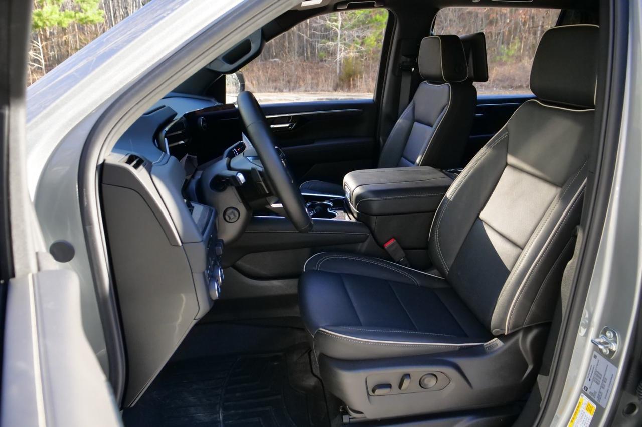 2025 Chevrolet Suburban Premier 4X4 / Duramax Diesel / Rear Entertainment! Lincolnton NC