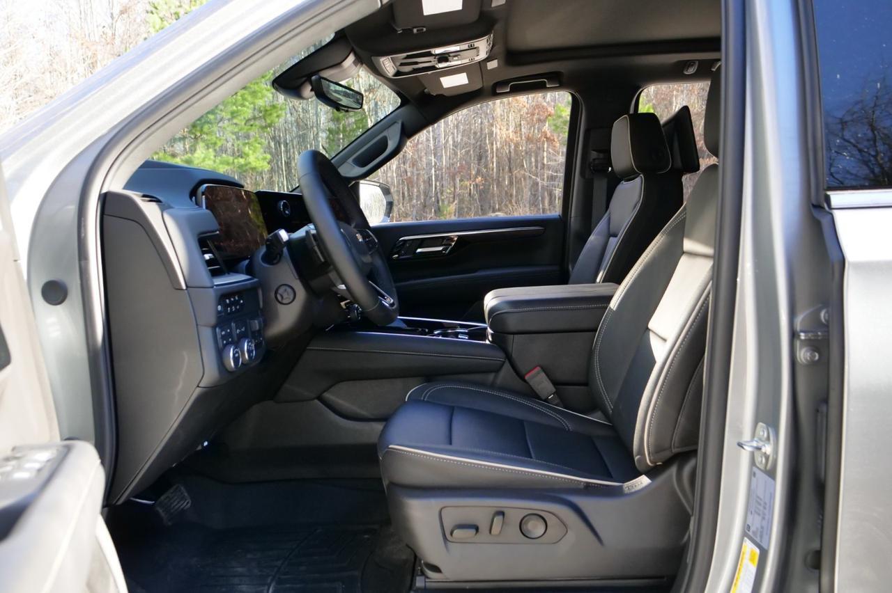 2025 Chevrolet Suburban Premier 4X4 / Duramax Diesel / Rear Entertainment! Lincolnton NC