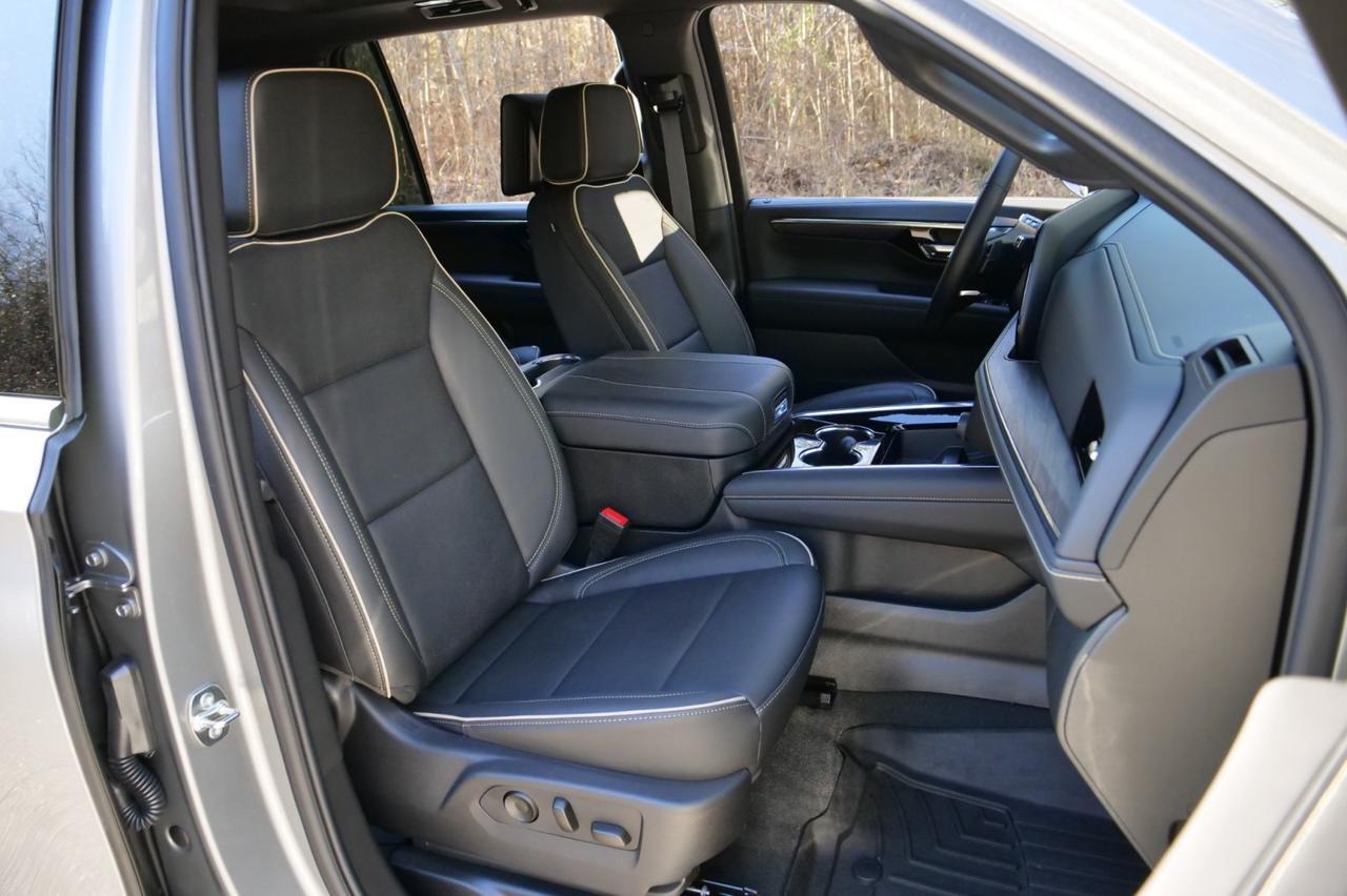 2025 Chevrolet Suburban Premier 4X4 / Duramax Diesel / Rear Entertainment! Lincolnton NC