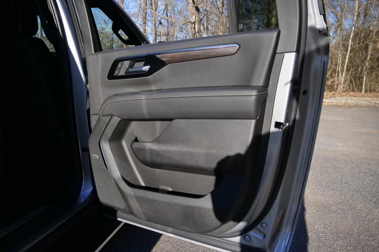 2025 Chevrolet Suburban Premier 4X4 / Duramax Diesel / Rear Entertainment! Lincolnton NC