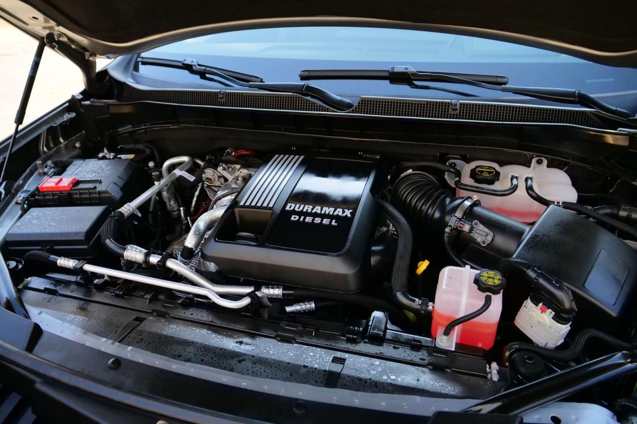 2025 Chevrolet Suburban Premier 4X4 / Duramax Diesel / Rear Entertainment! Lincolnton NC