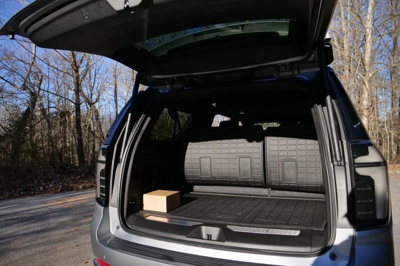 2025 Chevrolet Suburban Premier 4X4 / Duramax Diesel / Rear Entertainment! Lincolnton NC