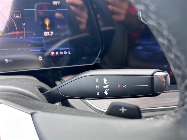 2025 Chevrolet Suburban Premier Farmington MO