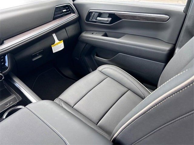 2025 Chevrolet Suburban Premier Farmington MO