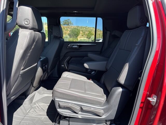 2025 Chevrolet Suburban RST Kerrville TX