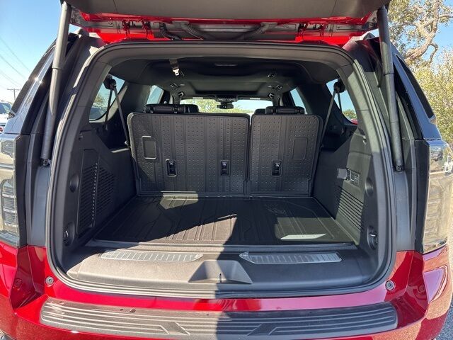 2025 Chevrolet Suburban RST Kerrville TX