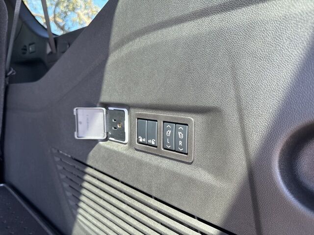 2025 Chevrolet Suburban RST Kerrville TX