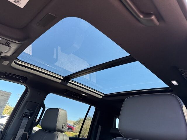 2025 Chevrolet Suburban RST Kerrville TX