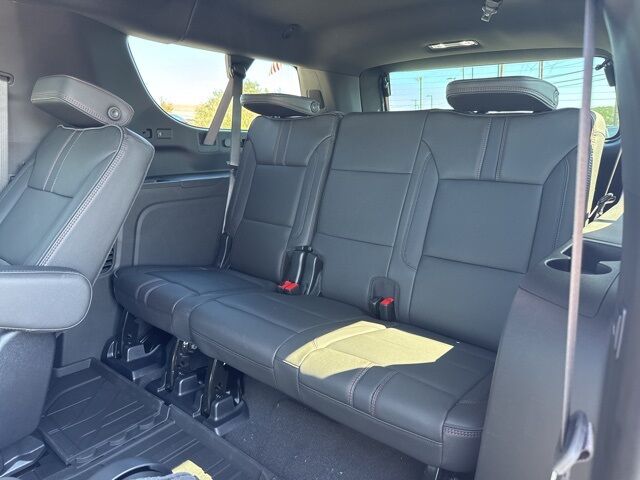 2025 Chevrolet Suburban RST Kerrville TX