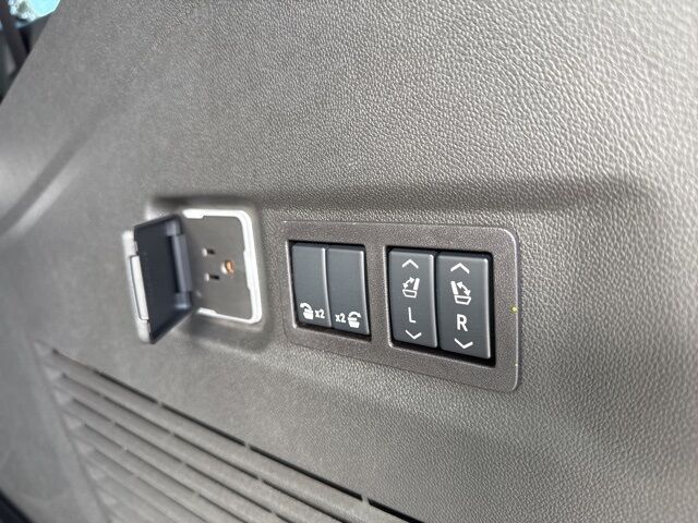 2025 Chevrolet Suburban RST TX 2025 Chevrolet Suburban RST TX