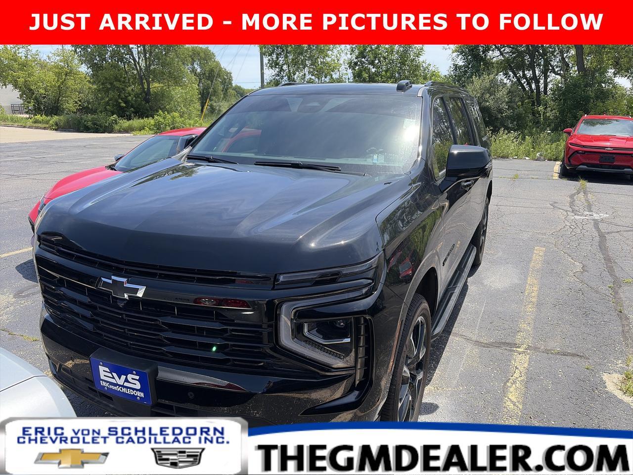 2025 Chevrolet Suburban RST 4WD 3.0L Duramax Diesel Comfort MaxTrilringPkgs w/Sunroof 2ndRowBuckets HtdStrngWhl HD-SrrndVsn