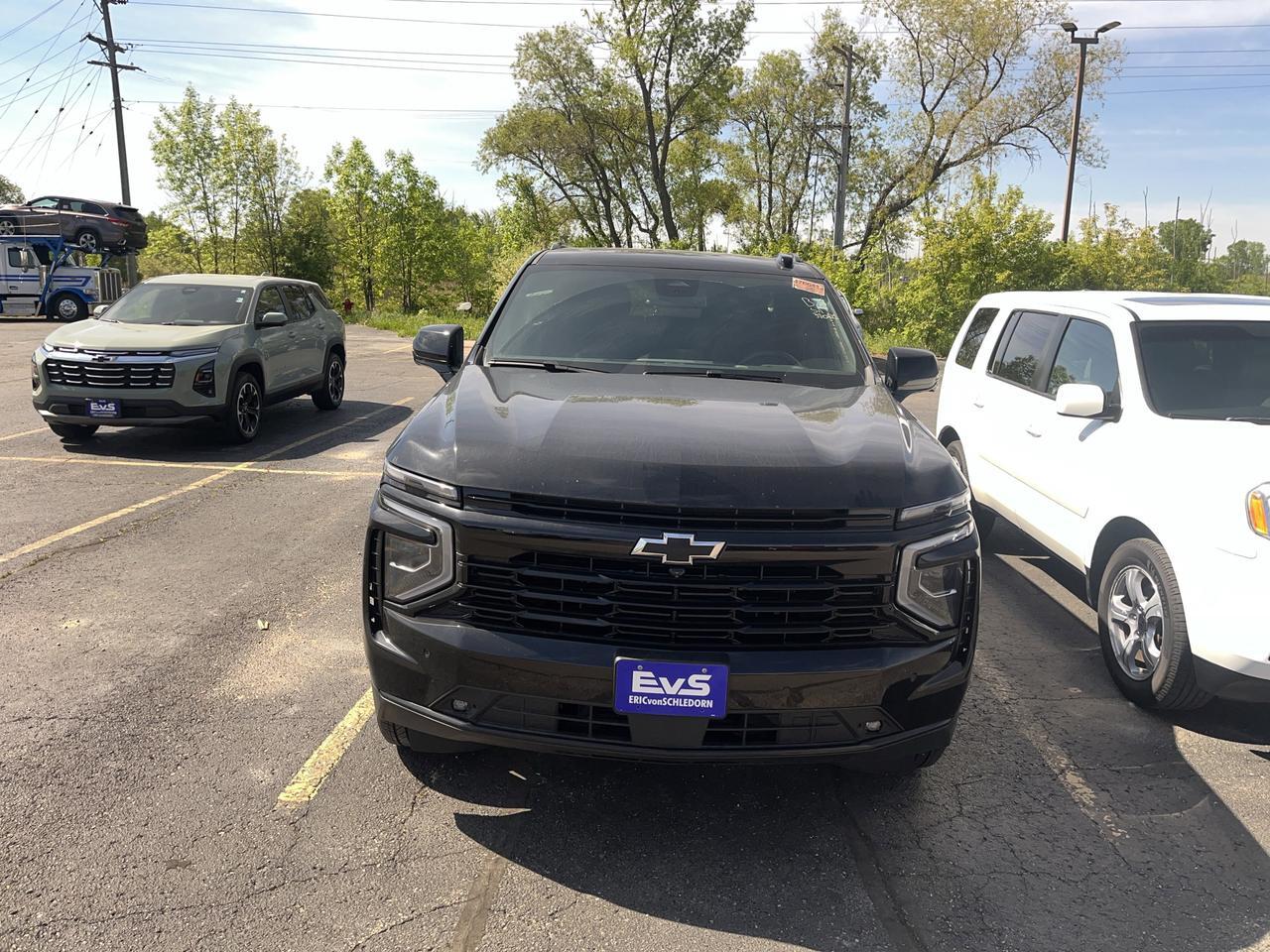2025 Chevrolet Suburban RST 4WD 3.0L DuramaxDiesel Comfort MaxTraileringPkgs w/Sunroof 2ndRowBuckets HtdStrngWhl HD-SrrndVsn