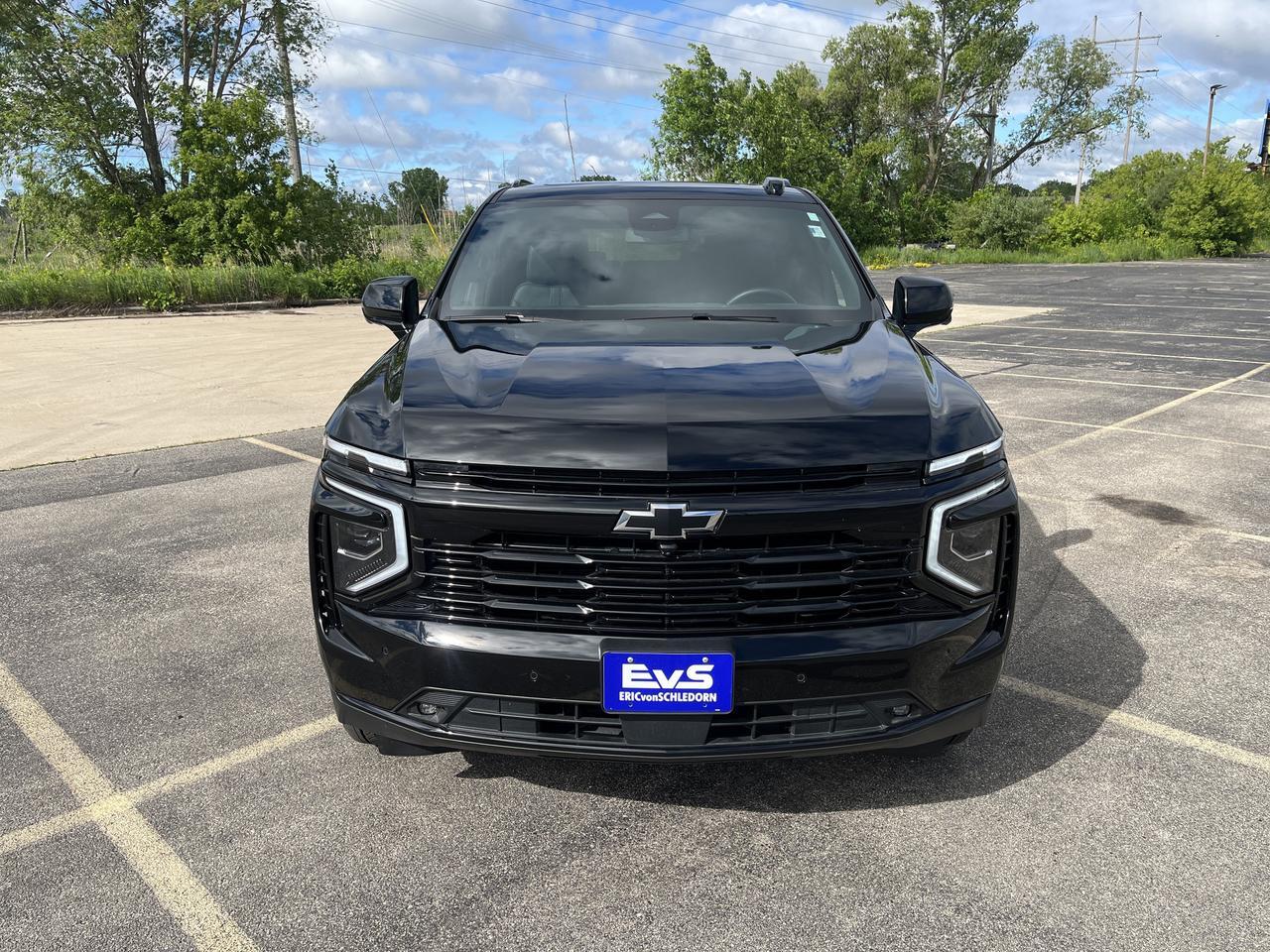 2025 Chevrolet Suburban RST 4WD 3.0L DuramaxDiesel Comfort MaxTraileringPkgs w/Sunroof 2ndRowBuckets HtdStrngWhl HD-SrrndVsn