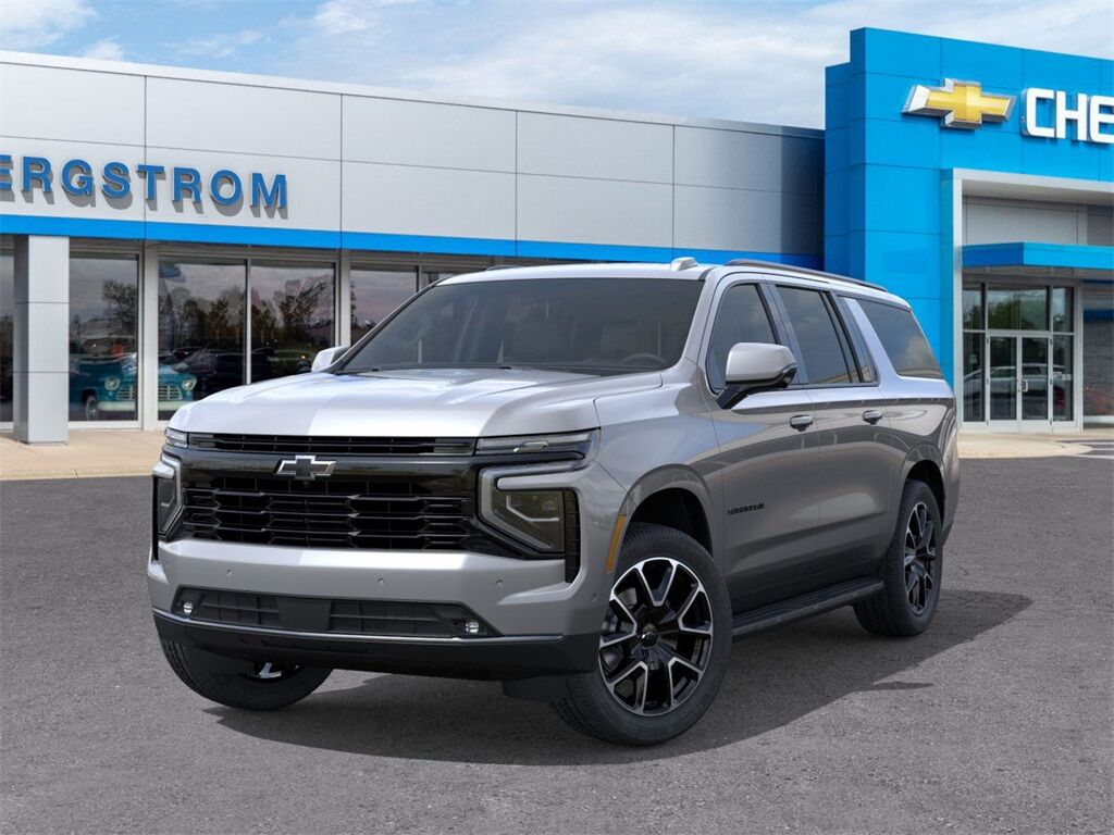 2025 Chevrolet Suburban RST Green Bay WI