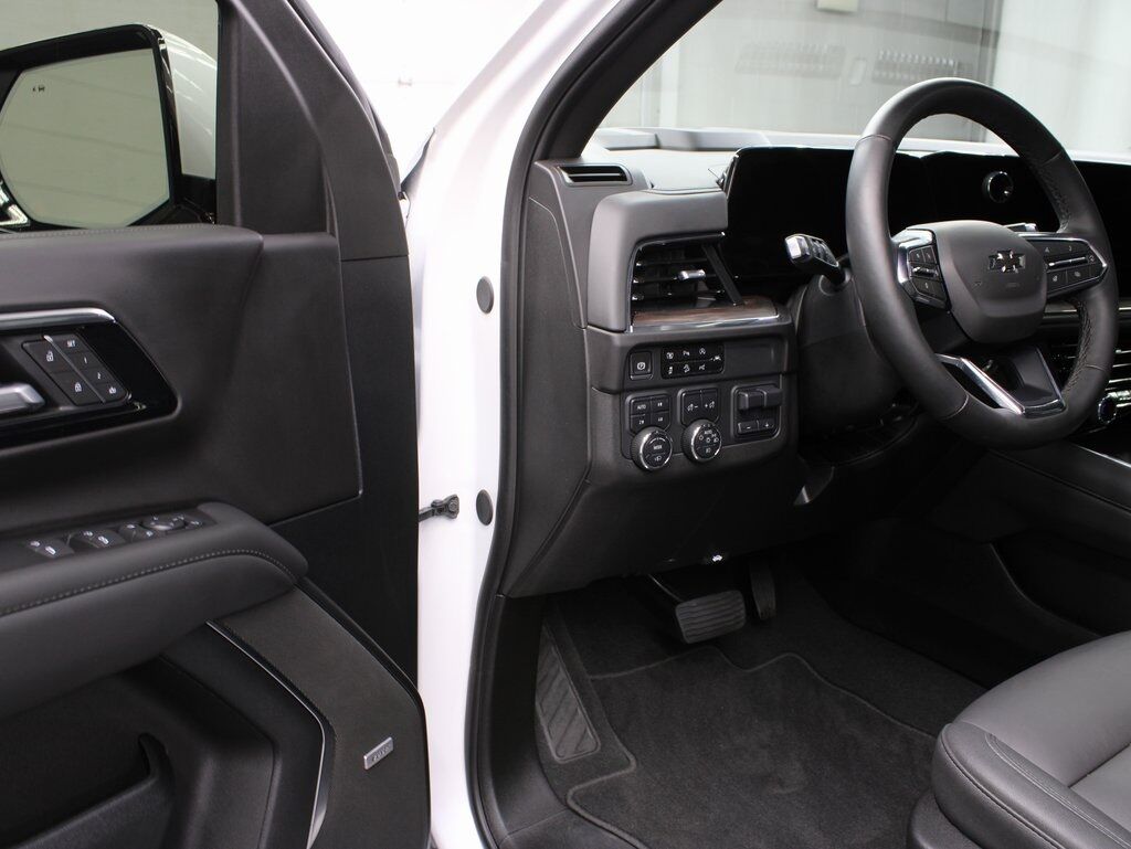 2025 Chevrolet Suburban Z-71 4WD 7 Passenger Fond du Lac WI