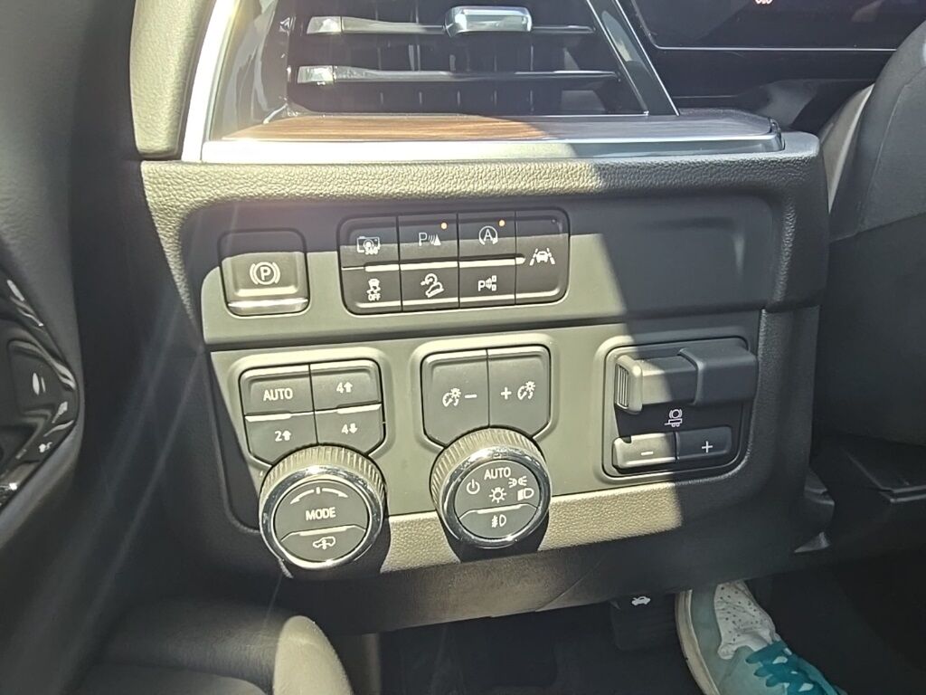 2025 Chevrolet Suburban Z-71 4WD 7 Passenger Fond du Lac WI