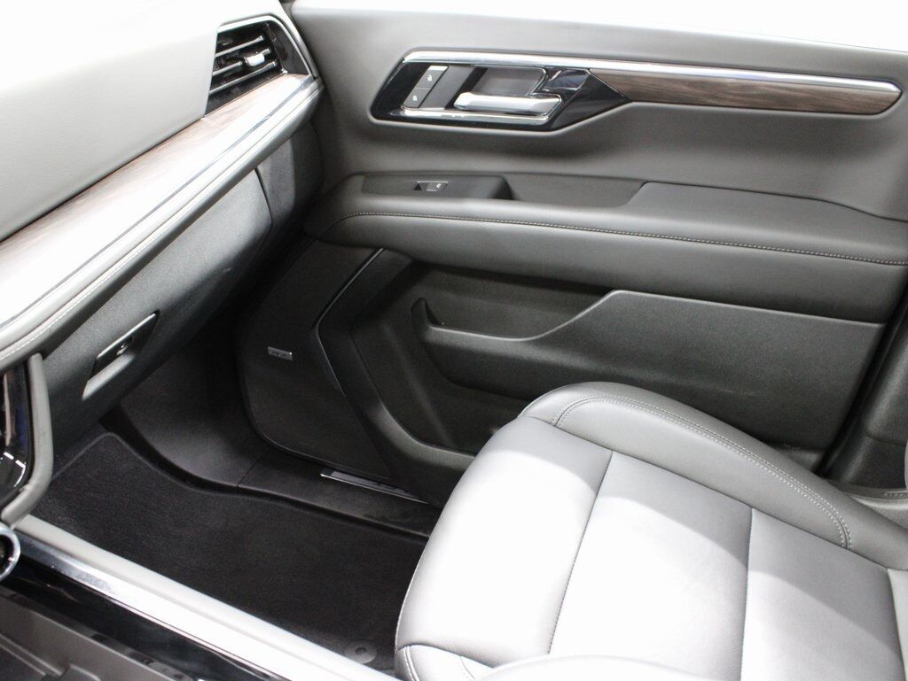 2025 Chevrolet Suburban Z-71 4WD 8 Passenger Fond du Lac WI