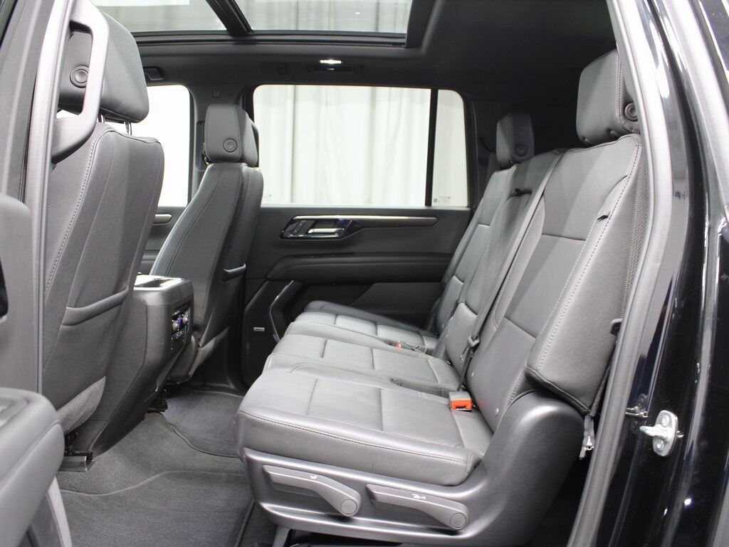 2025 Chevrolet Suburban Z-71 4WD 8 Passenger Fond du Lac WI