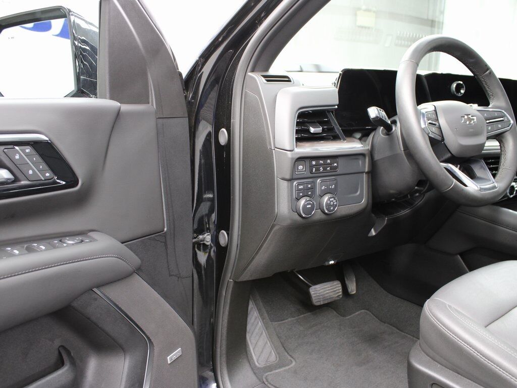 2025 Chevrolet Suburban Z-71 4WD 8 Passenger Fond du Lac WI